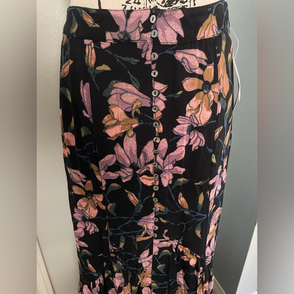 NWT Free People Lisa Crepe Floral Black Maxi Skirt-Size 6 - Picture 2 of 8